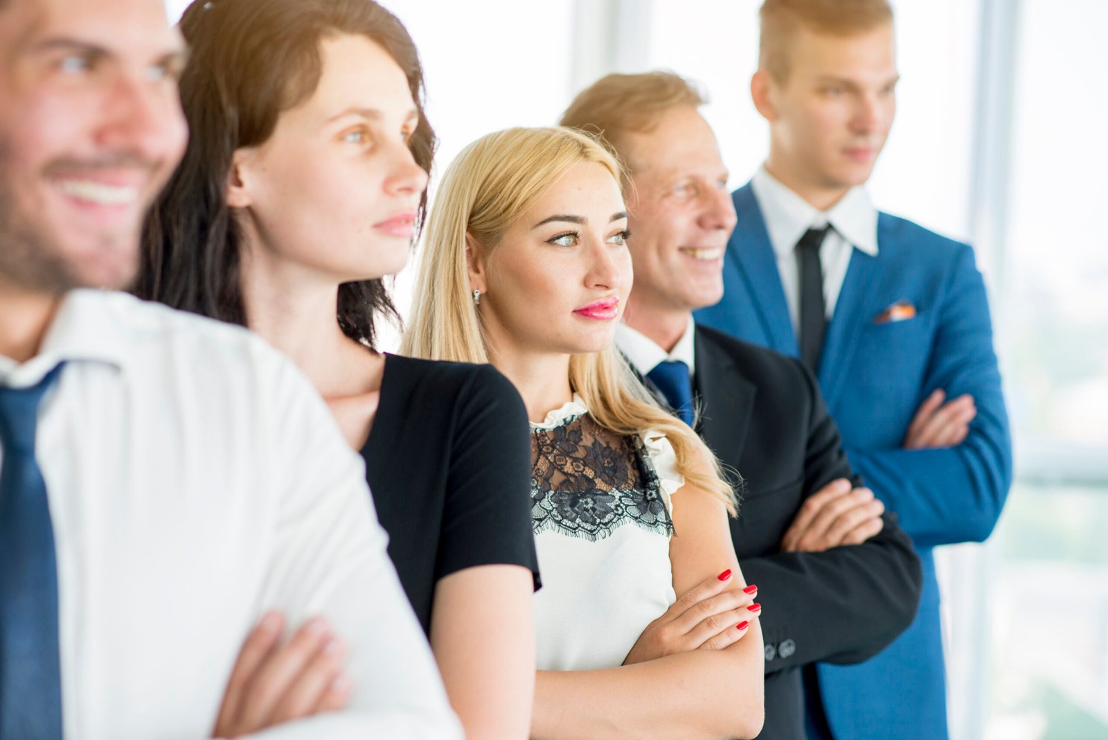 group-businesspeople-standing-row